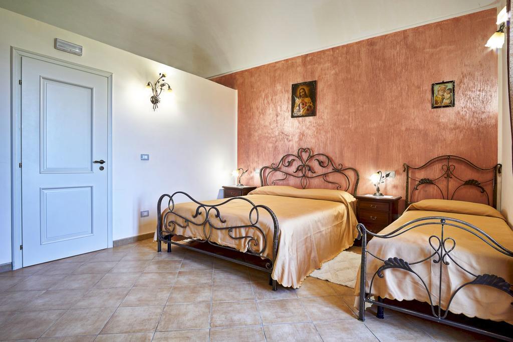 Agriturismo Conte Ruggero Villa Centuripe Exterior foto