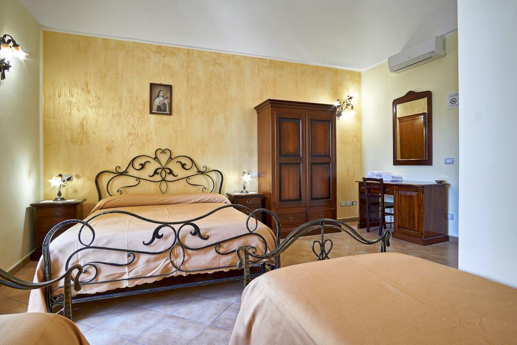 Agriturismo Conte Ruggero Villa Centuripe Exterior foto