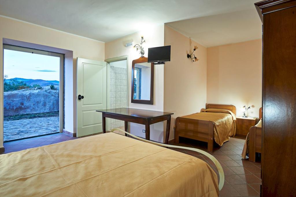 Agriturismo Conte Ruggero Villa Centuripe Exterior foto