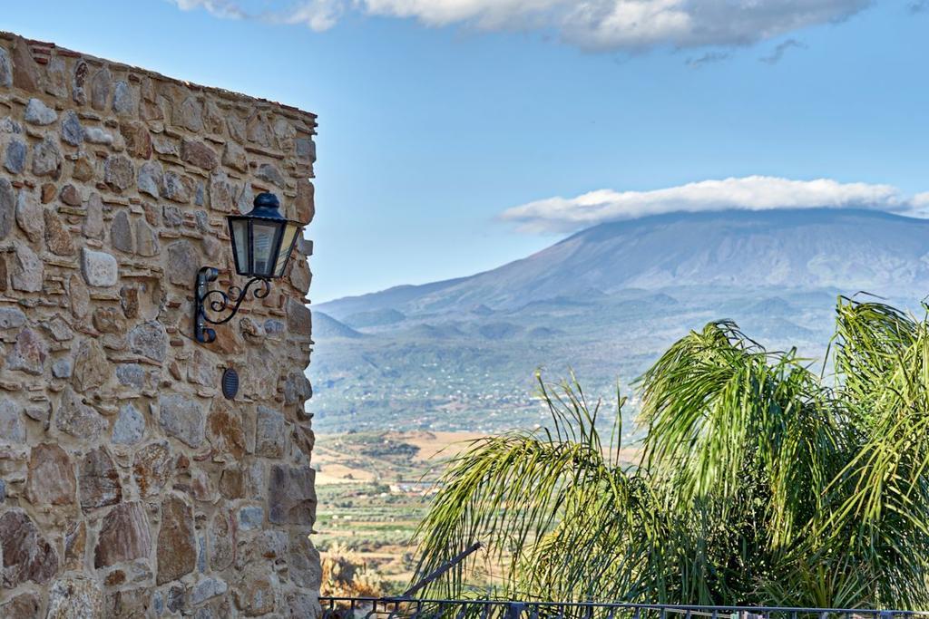 Agriturismo Conte Ruggero Villa Centuripe Exterior foto
