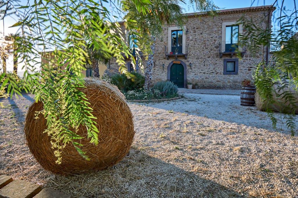 Agriturismo Conte Ruggero Villa Centuripe Exterior foto